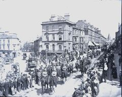 H00704 Circus procession coming down Queens Road, Hastings 1898 - Flickr - East Sussex Libraries Historical Photos.jpg